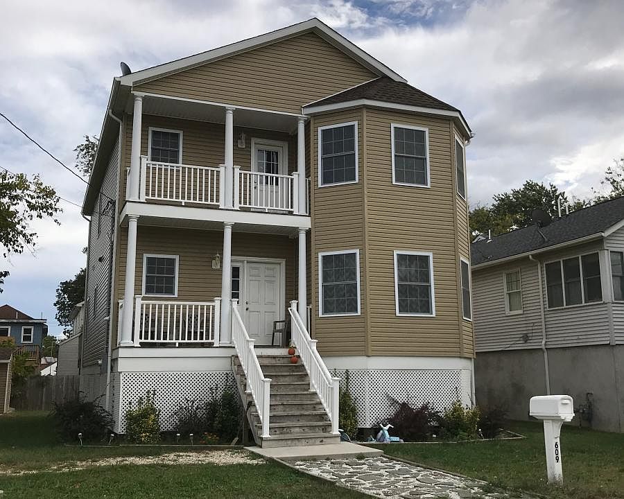 1st image of 609 Monmouth Ave
