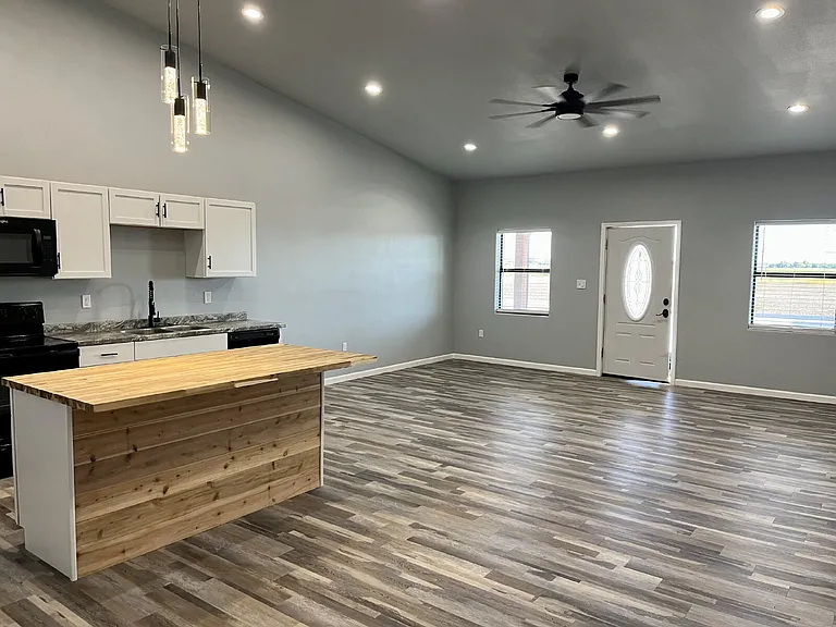 1625 County Road 7340 #B — Photo 5