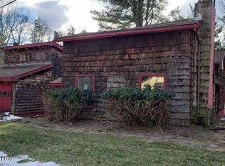 58 Village Rd, Beach Lake, PA 18405