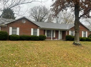 301 Vail Dr, Lawrenceburg, KY 40342