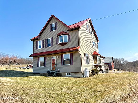 2nd image of 810 Mile Run Rd