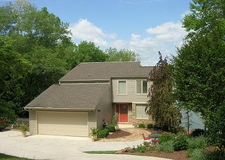 2nd image of 436 Lake Harbor Dr
