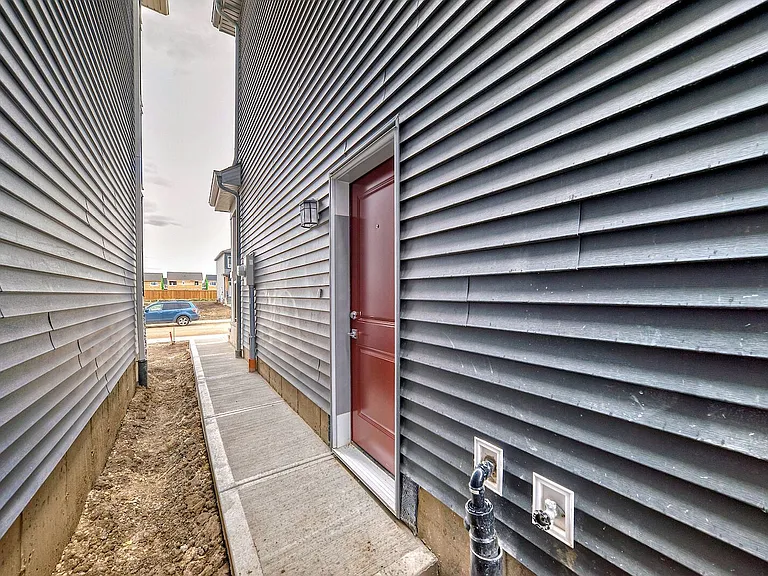 1520 Siskin Link NW #B — Photo 2