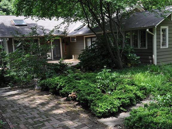 Sideview of home facing Northwest