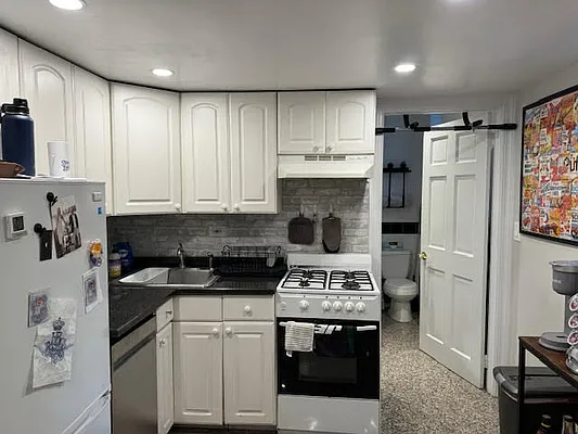 Rented by Friedman Roth Realty | media 2