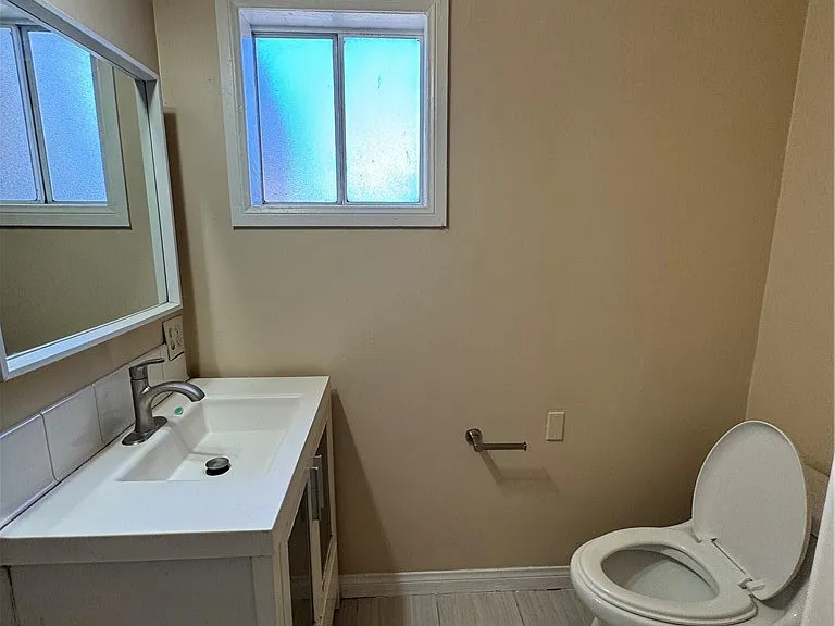 921 Carob Way — Photo 26