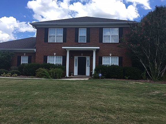 3rd image of 2541 Audubon Ln SE