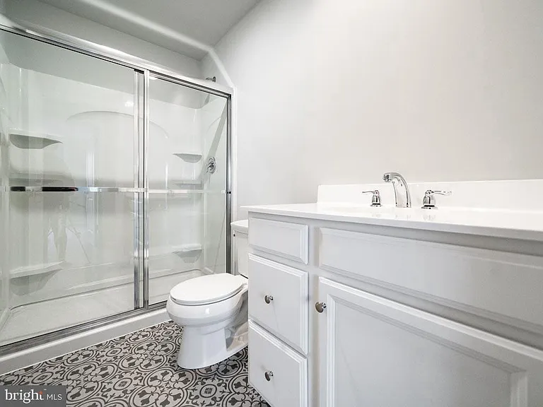 3211 Concord Way — Photo 32