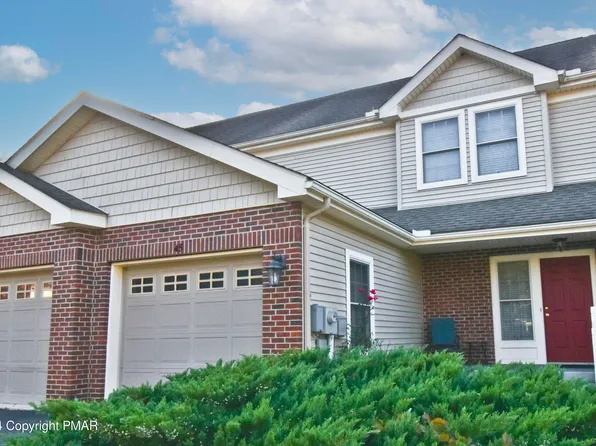 45 Oak Leaf Ln, East Stroudsburg, PA 18301