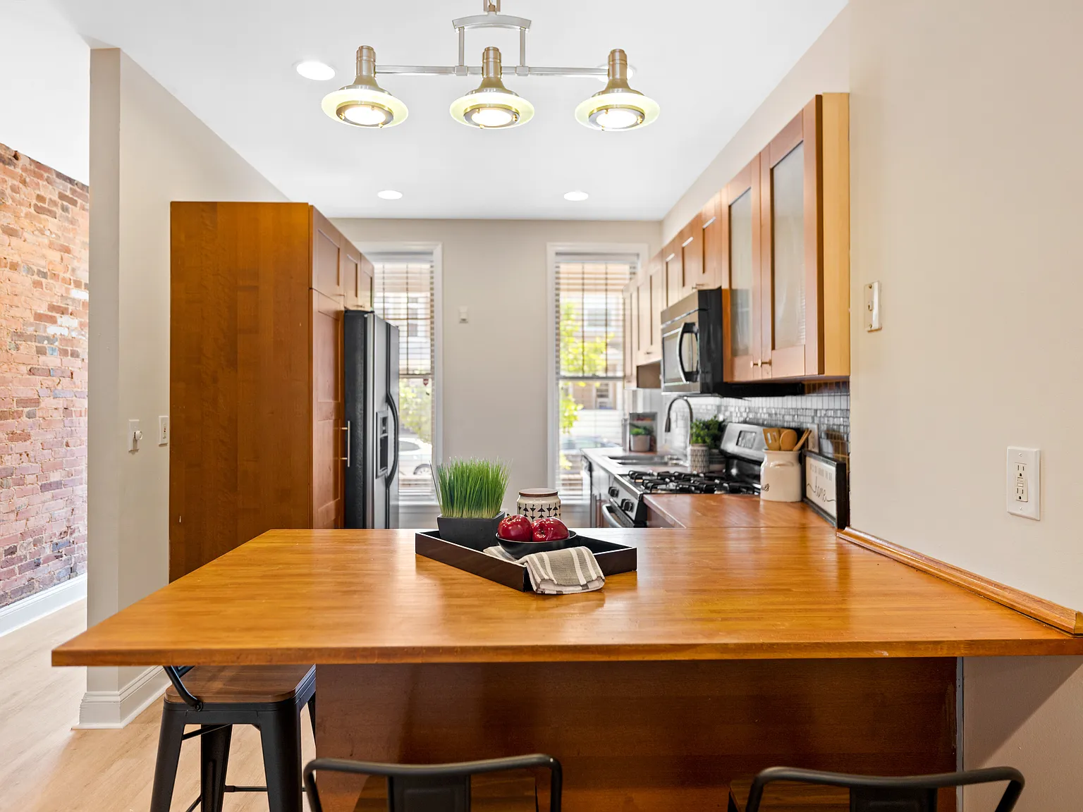 2 bed, 1288 sqft, $2,100 — Photo 4