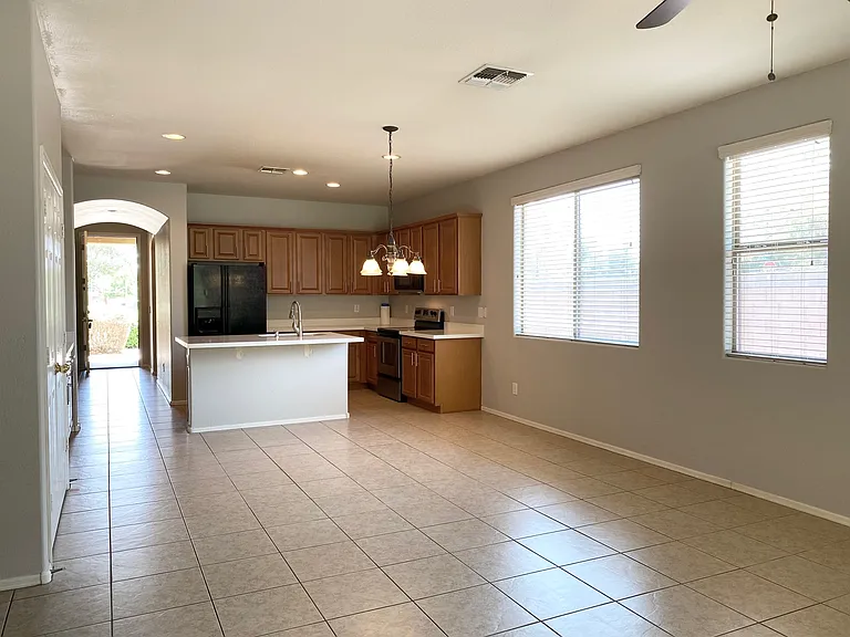 1376 E Mia Ln — Photo 6