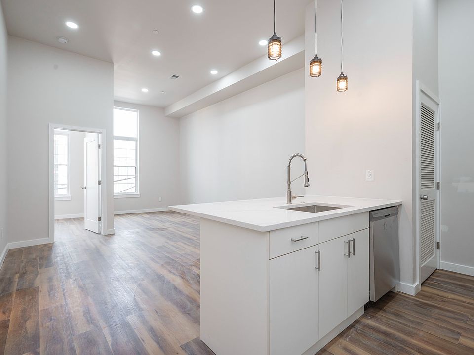 1st image of 2045-49 Trenton Ave #301