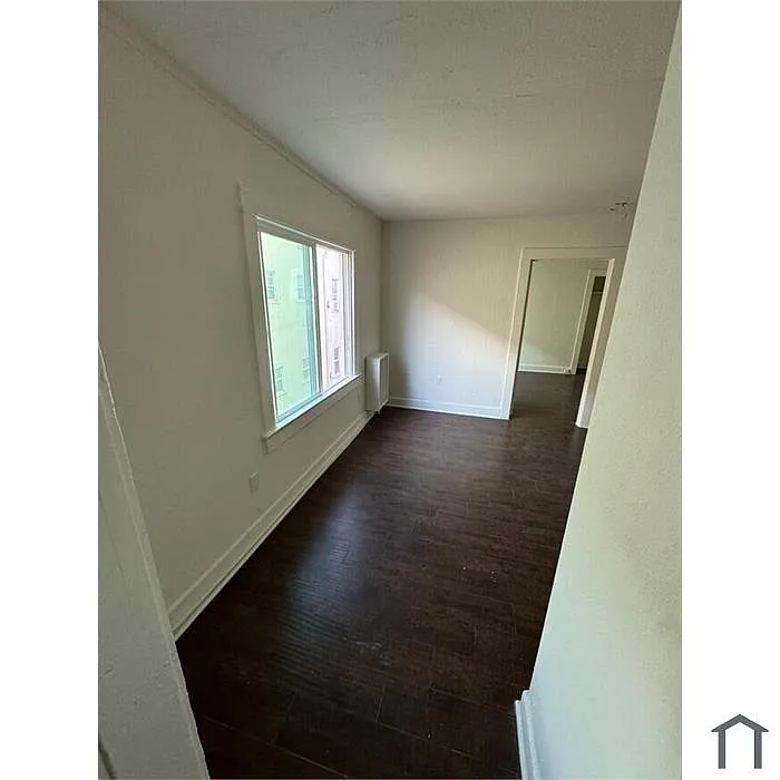 Building Photo - 301 S Boyle Ave #107