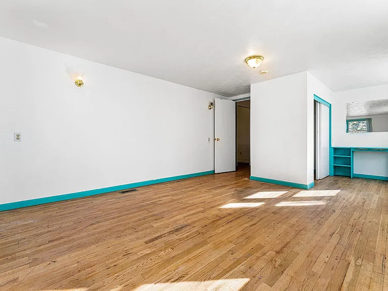 504 E Baseline Rd — Photo 14