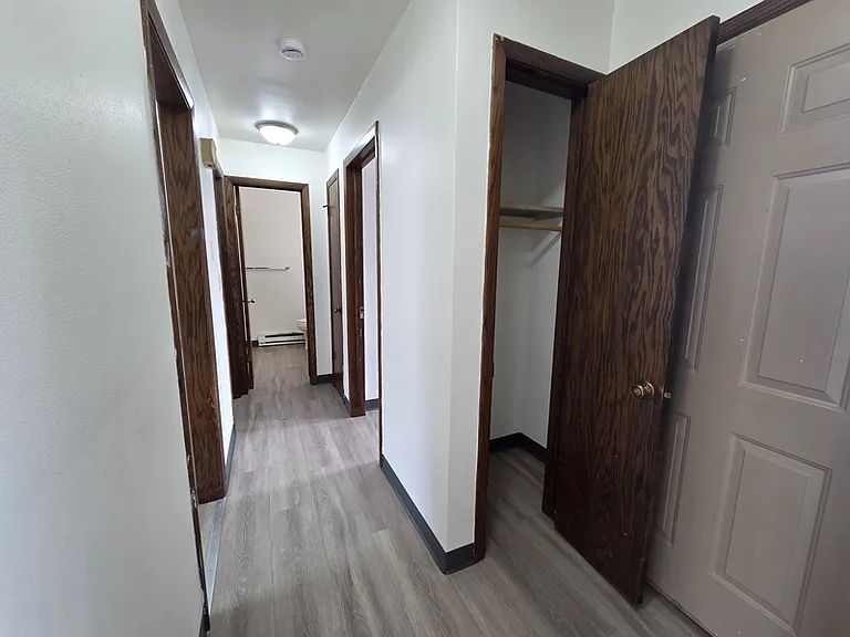 1057 W Cecil St #4 — Photo 7