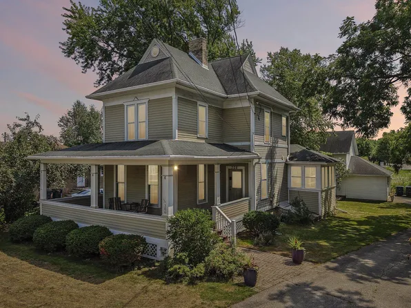 306 W Lake St, Lake Mills, WI 53551