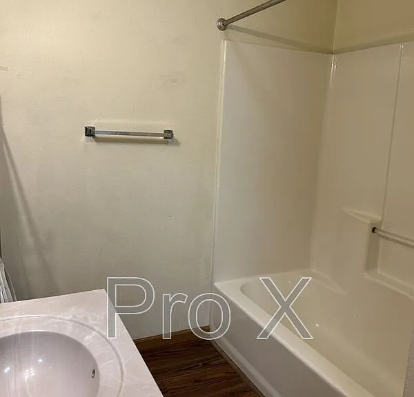 810 E Jackson St #C — Photo 9