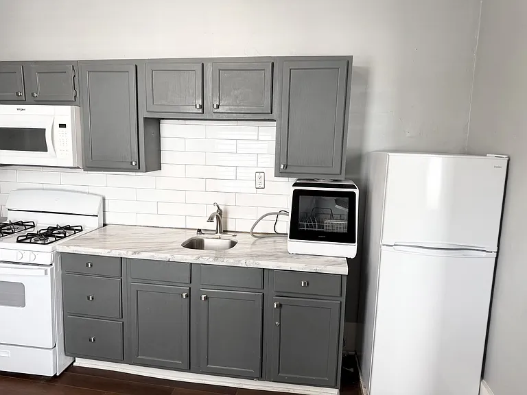 24 N Cooper St #1 — Photo 6