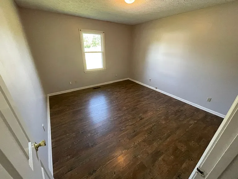 111 Pleasureville Rd — Photo 13