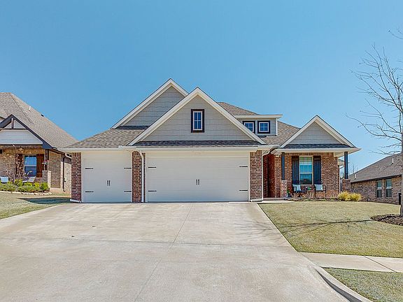 2nd image of 2832 Clover Field Dr