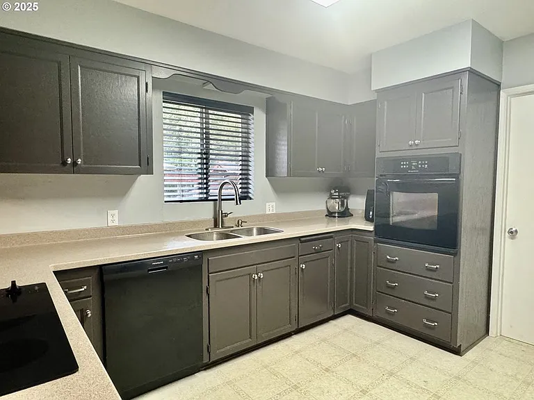 25371 Perkins Rd — Photo 13