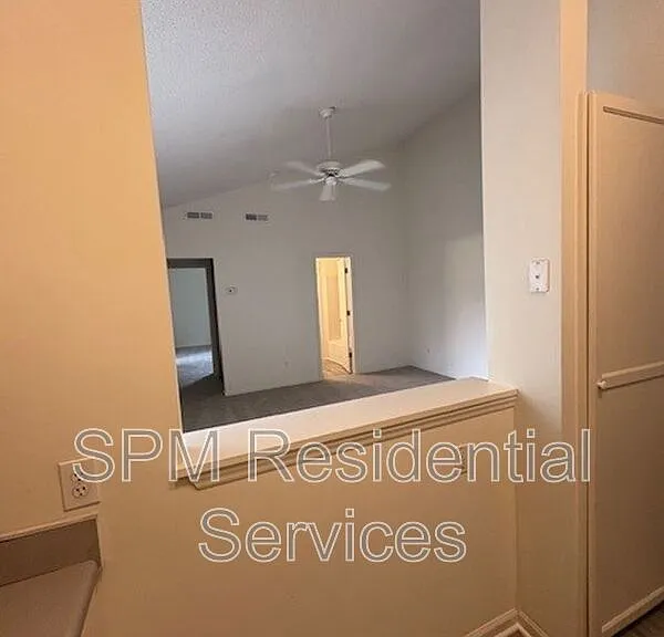 2705 Mayfair Dr #H-301 — Photo 6