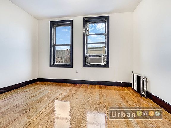 4th image of 161 Stockholm St APT 2R
