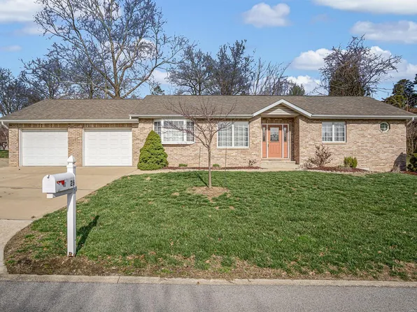 26 Foreman Dr, Glen Carbon, IL 62034