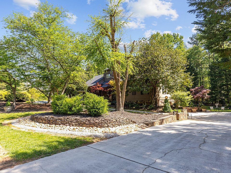 1st image of 55 Fairway Dr