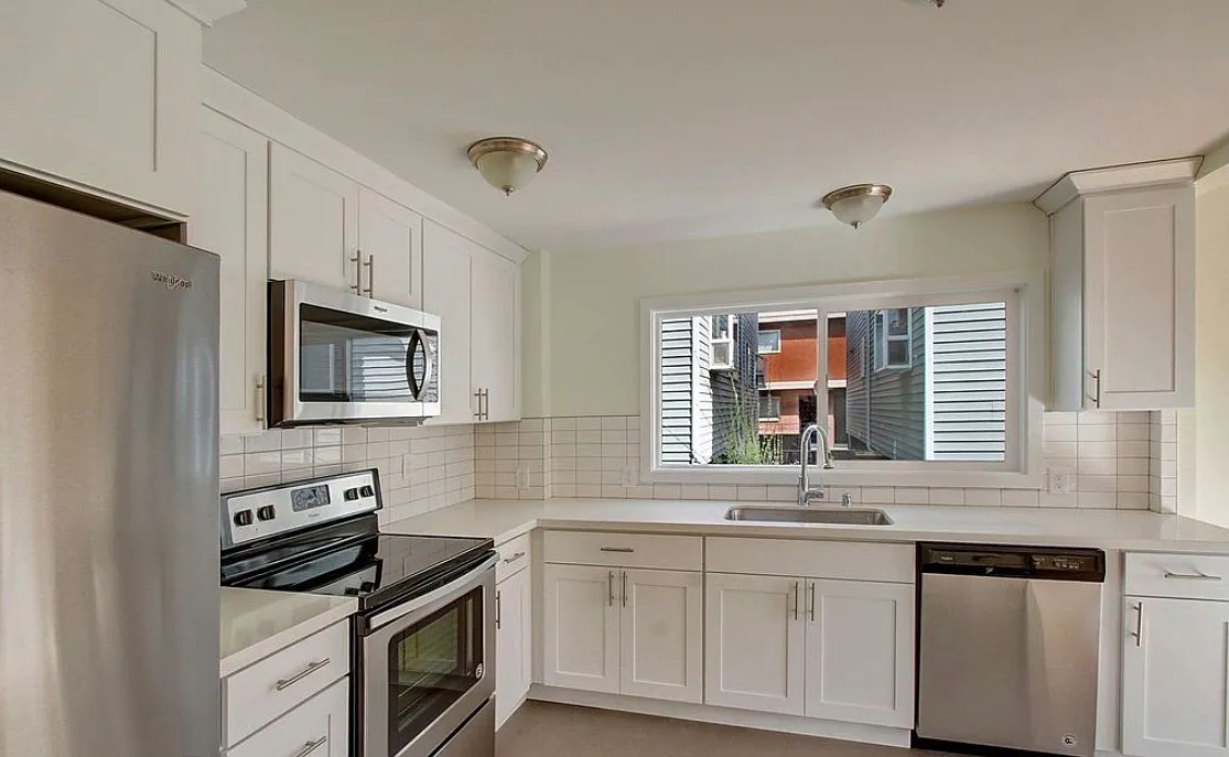 2 bed, 1.5 bath, 1000 sqft, $2,350 — Photo 1