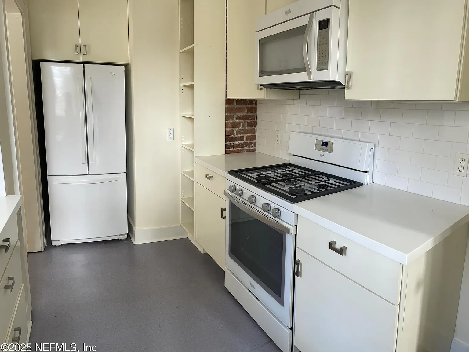 2 bed, 1.0 bath, 1225 sqft, $1,650 — Photo 2