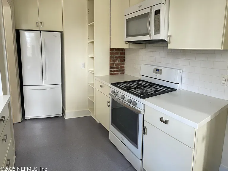 1310 N Laura St — Photo 2
