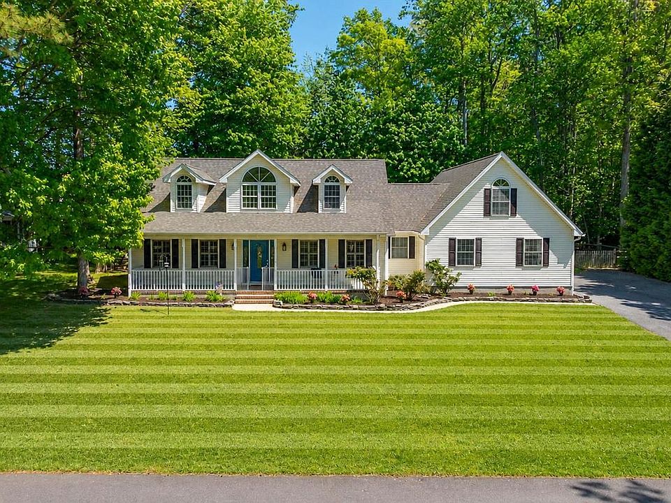 1st image of 21 Fairway Dr