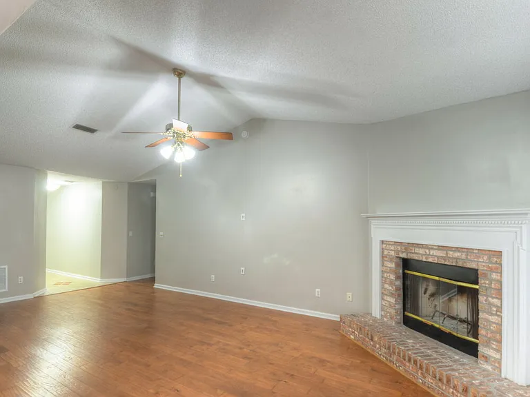 3645 Morning Meadow Ln — Photo 2