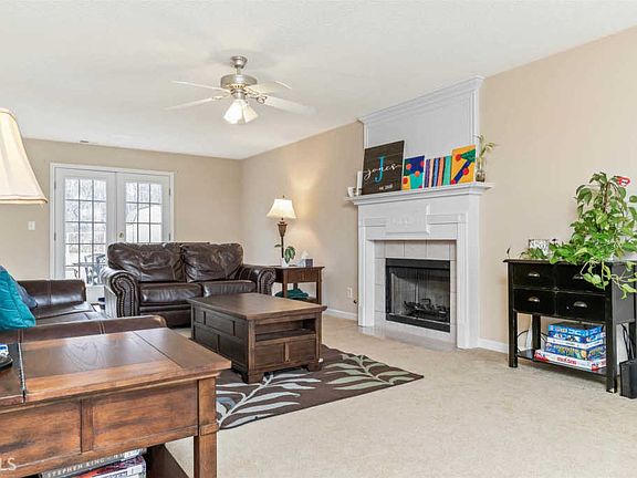5th image of 724 Erin Dr
