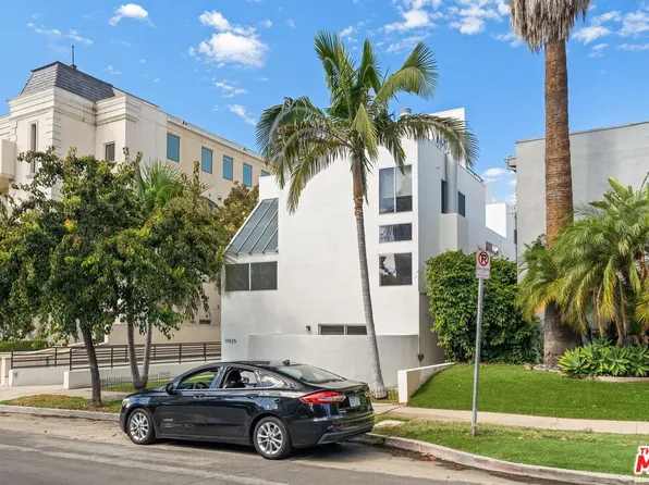 11925 Goshen Ave #4, Los Angeles, CA 90049