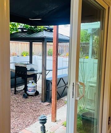 3rd image of 4636 Moorpark Ave