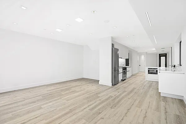 Rented by Compass | media 21