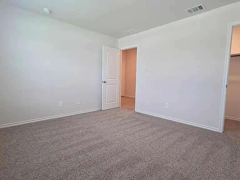 347 Boxwood Dr — Photo 24