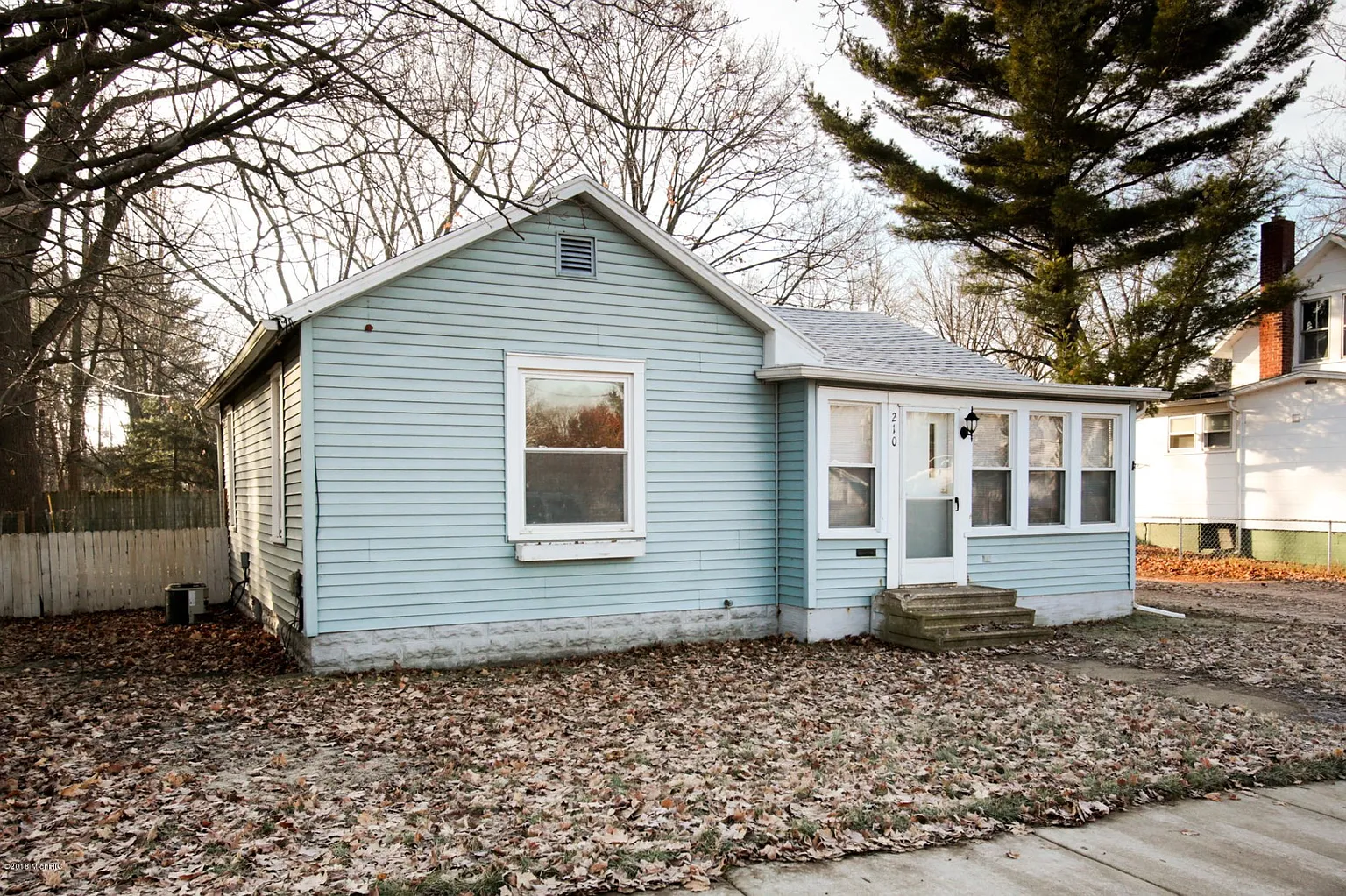 210 Millard St photo 1