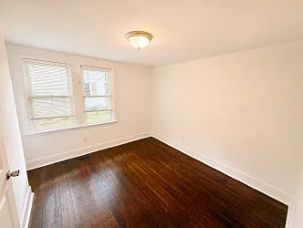 15 Rosamond Ave #1