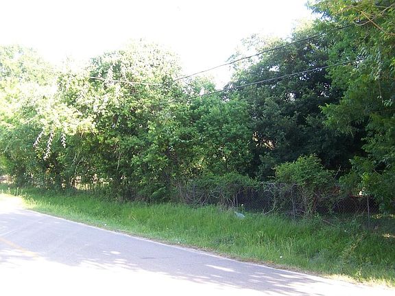 4th image of 2902 Washington Dr