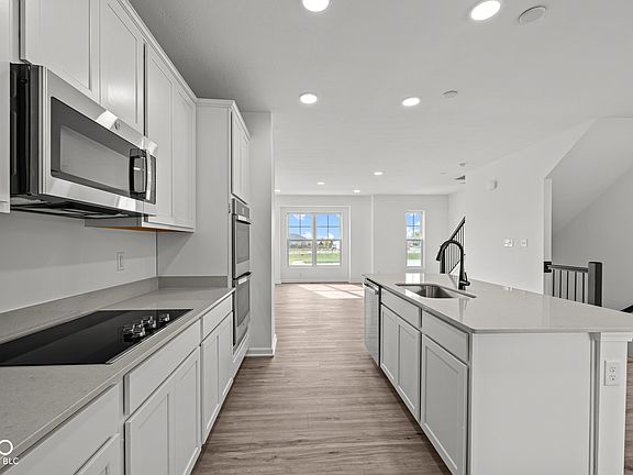 4th image of 7092 Nine Penny Dr