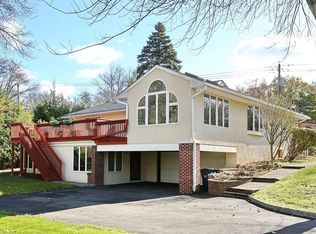 457 Tappan Rd, Norwood, NJ 07648