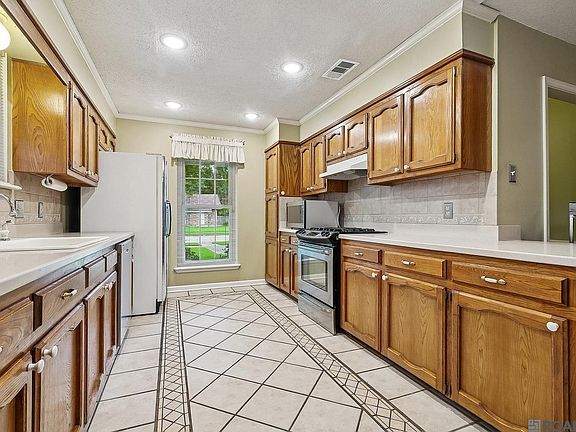5th image of 17648 Sharpsburg Ave