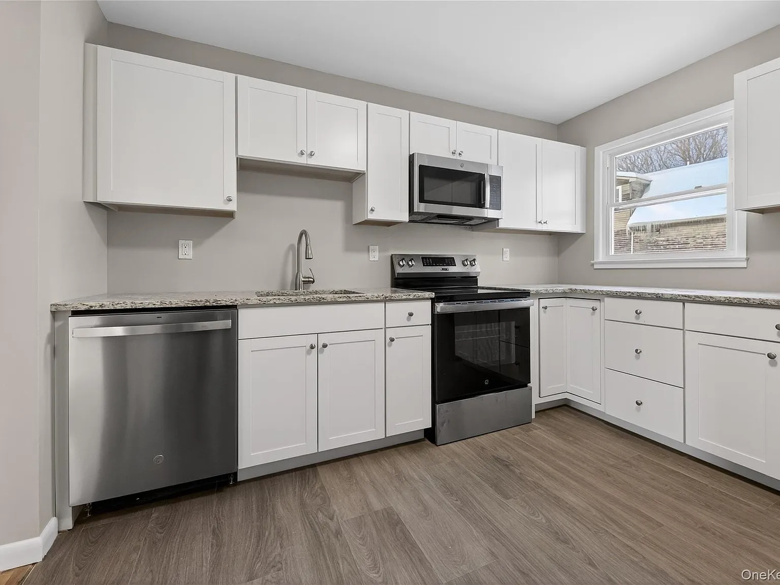 3 bed, 1.0 bath, 1196 sqft, $2,950 — Photo 4