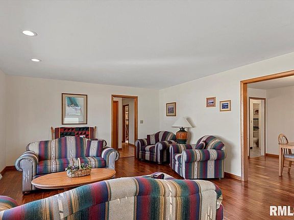 5th image of 107 Collier Dr