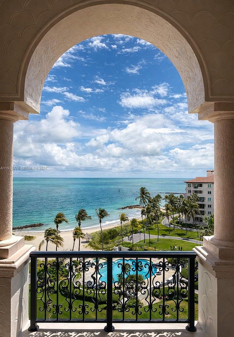 7777 Fisher Island Dr #7777