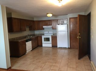 15 Houghton St APT 1, Worcester, MA 01604