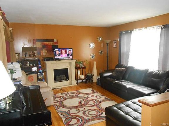 5th image of 4 Sunnyside Ave